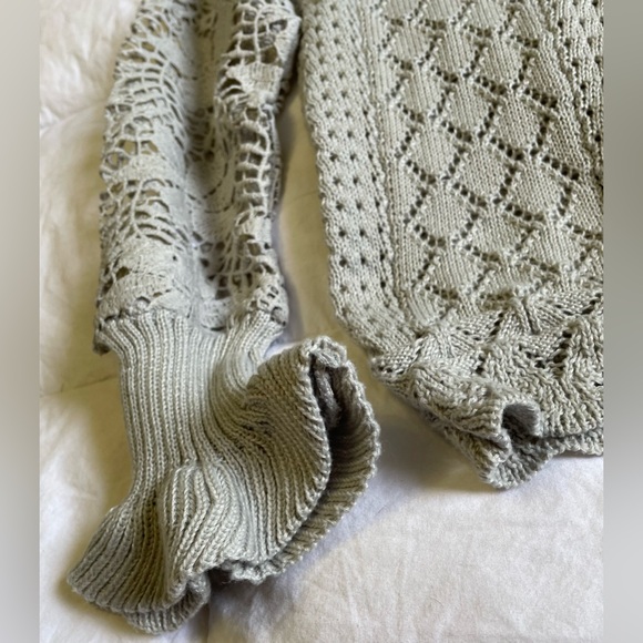 Light Gray Crochet Sleeve Cable Knit Women’s Sweater - Picture 2 of 14